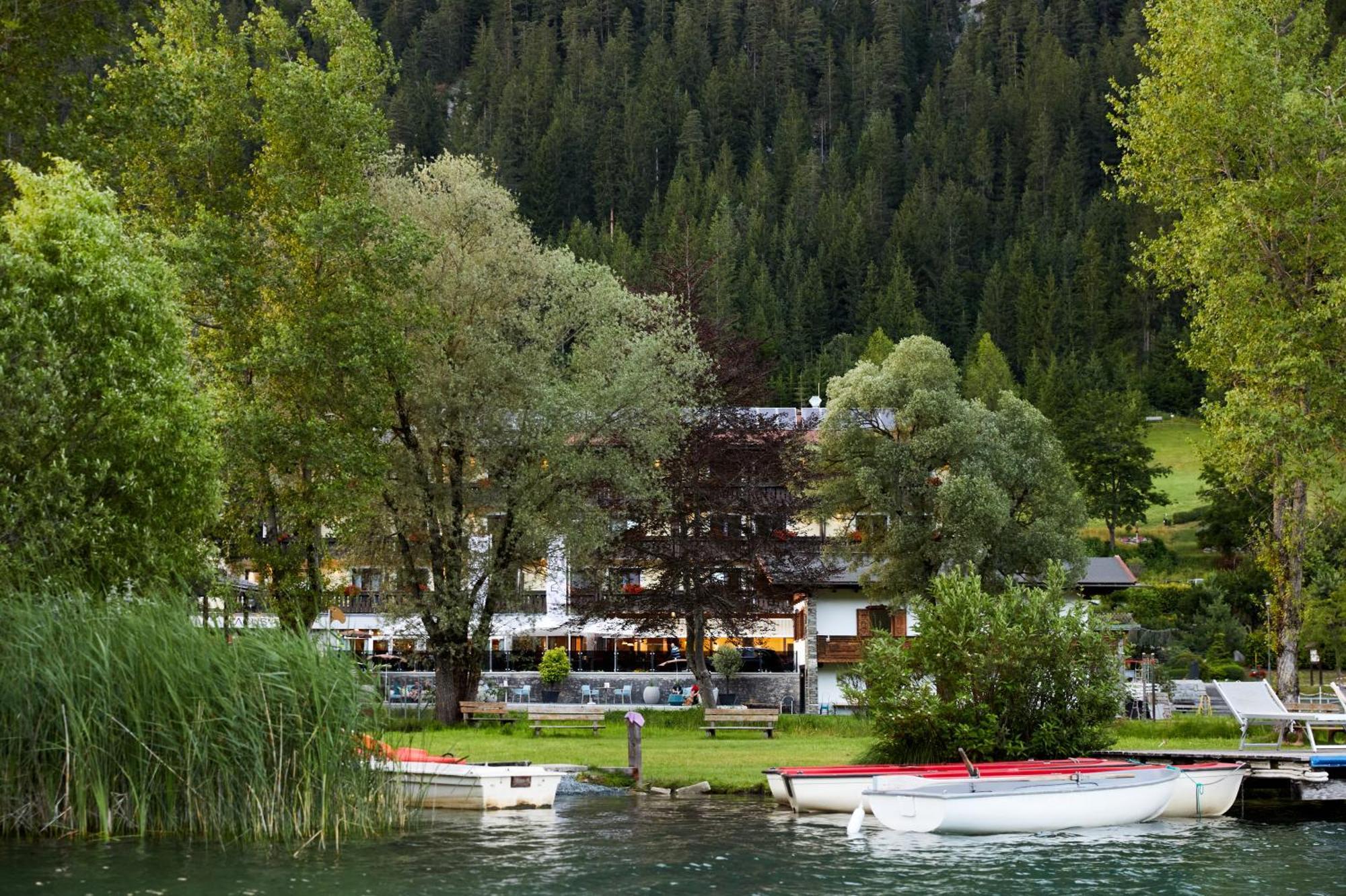 Hotel Lacus Am 4*